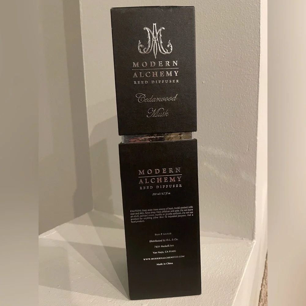 Modern Alchemy Reed Diffuser Cedarwood  Musk